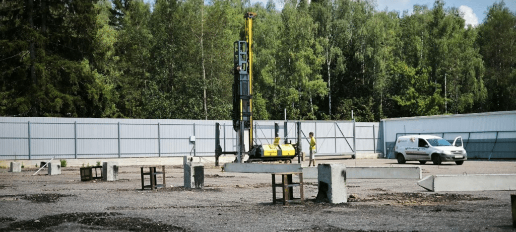 Компактная сваебойная установка
