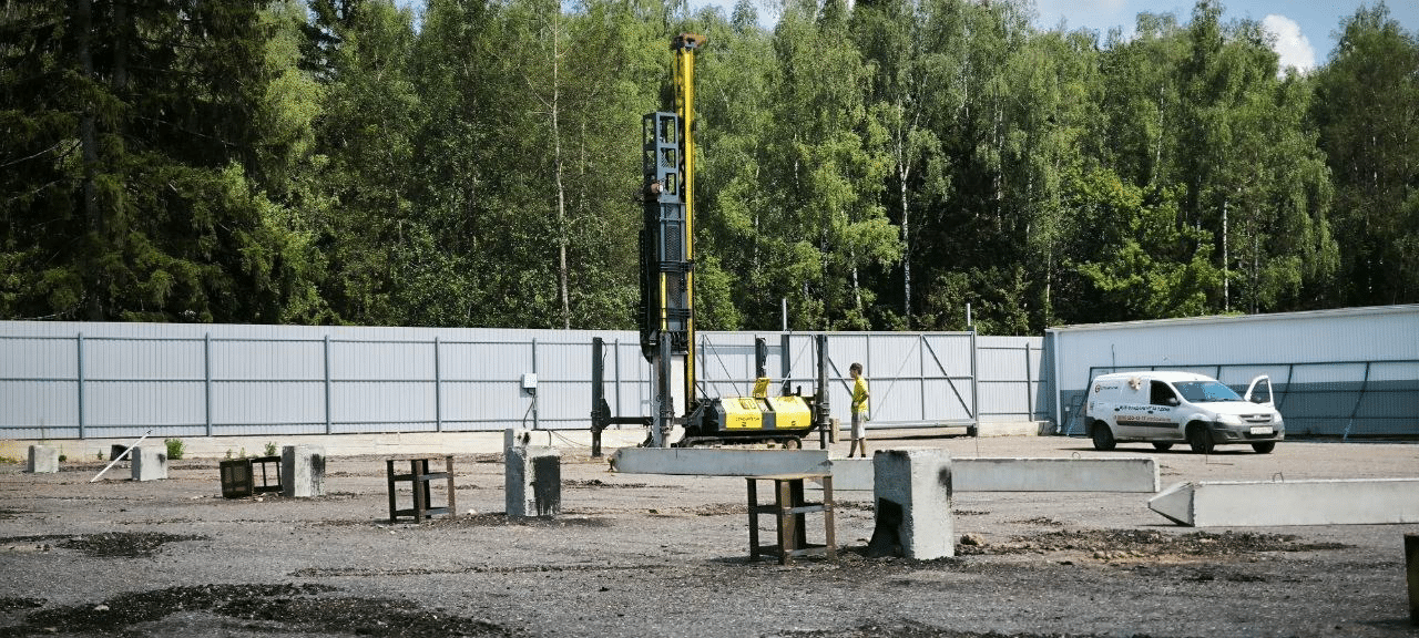Компактная сваебойная установка